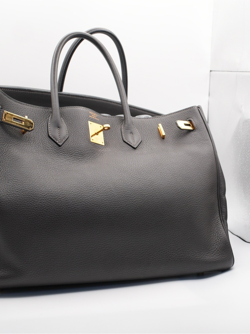 Hermes Birkin 40 in Clemence with Gold Hardware. Graphite Taurillon color. - Picture 2 of 13